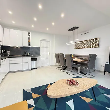 N33 Spacious Luxury 3br * 布达佩斯