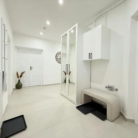 N33 Spacious Luxury 3br Lejlighed