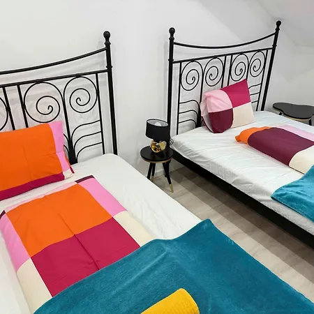 N33 Spacious Luxury 3br